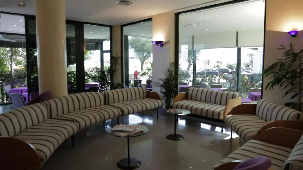 Hotel Brig Риччоне